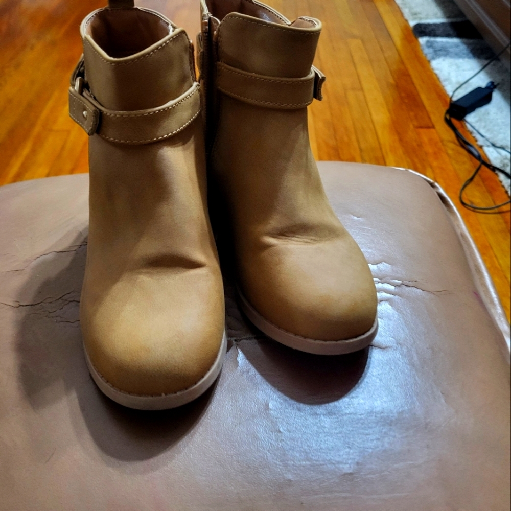Kids boots
